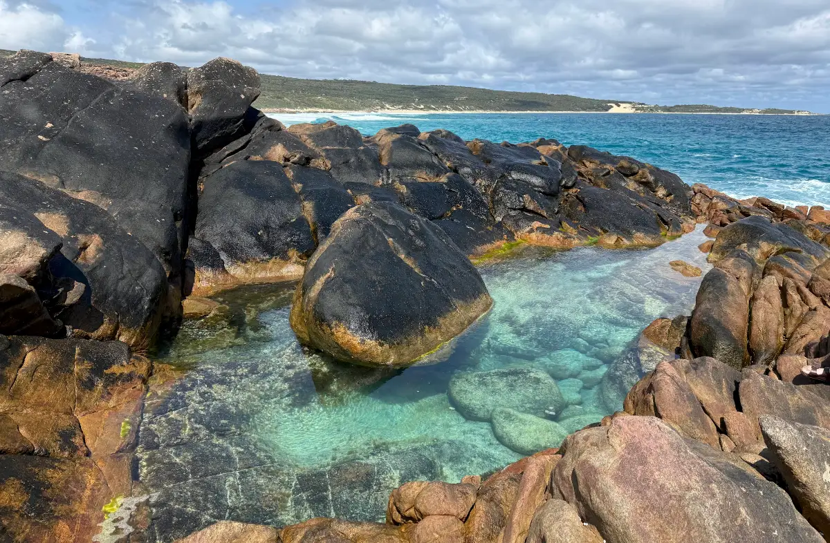 Shark eye natural spa